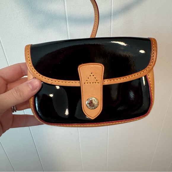 DOONEY & BOURKE Black & Tan Patent Leather Satchel Handbag with Wallet - Picture 13 of 15